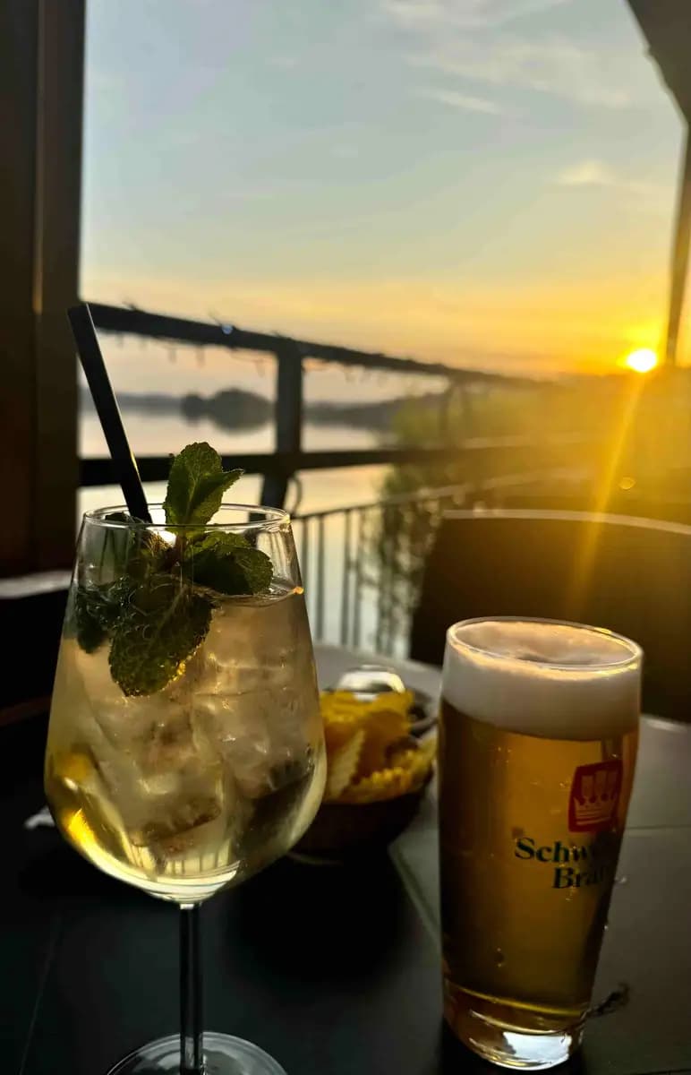 aperitivo lago di pusiano hidden gem