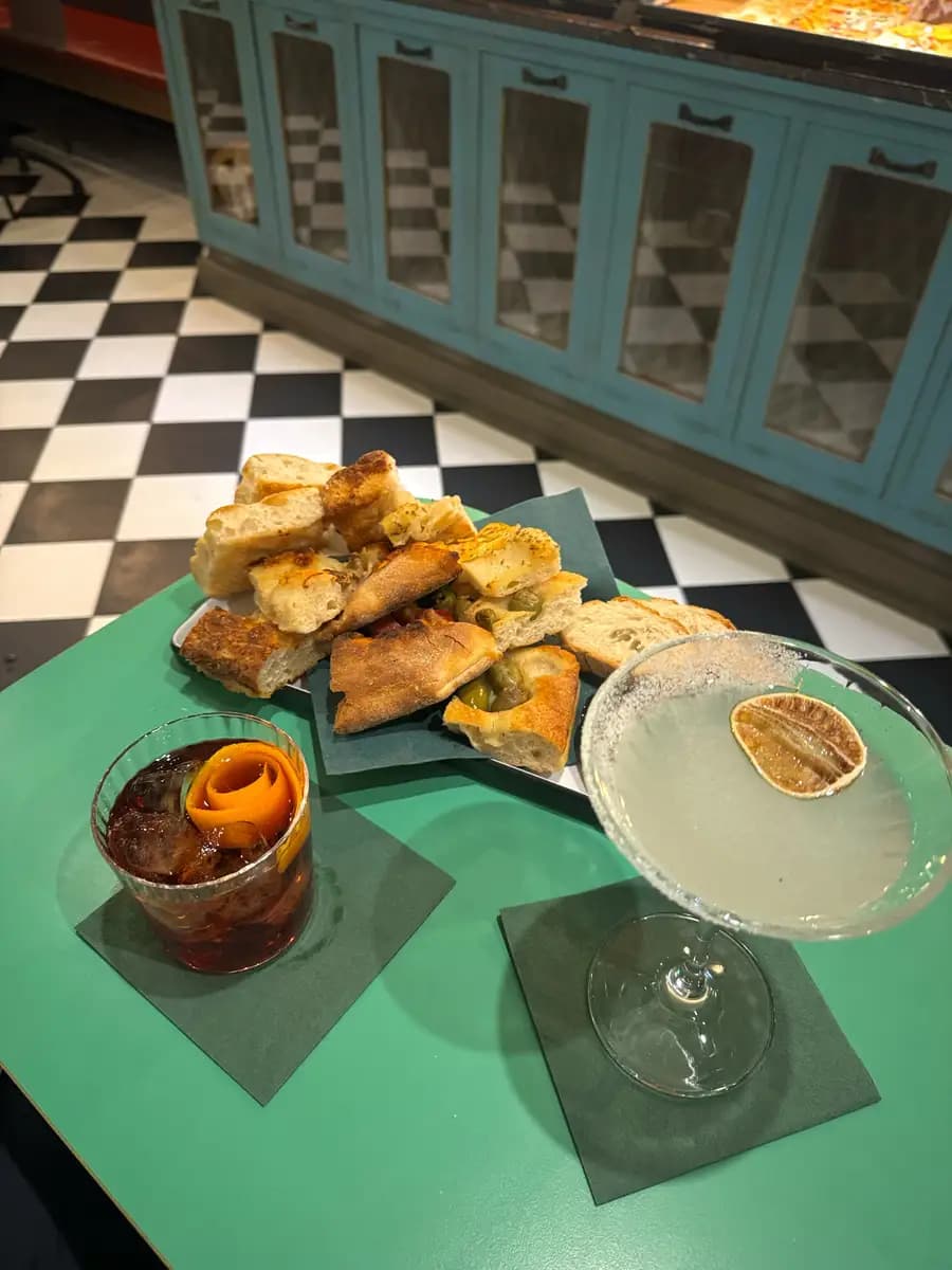 fabulous aperitivo for only 8euro including a cocktail