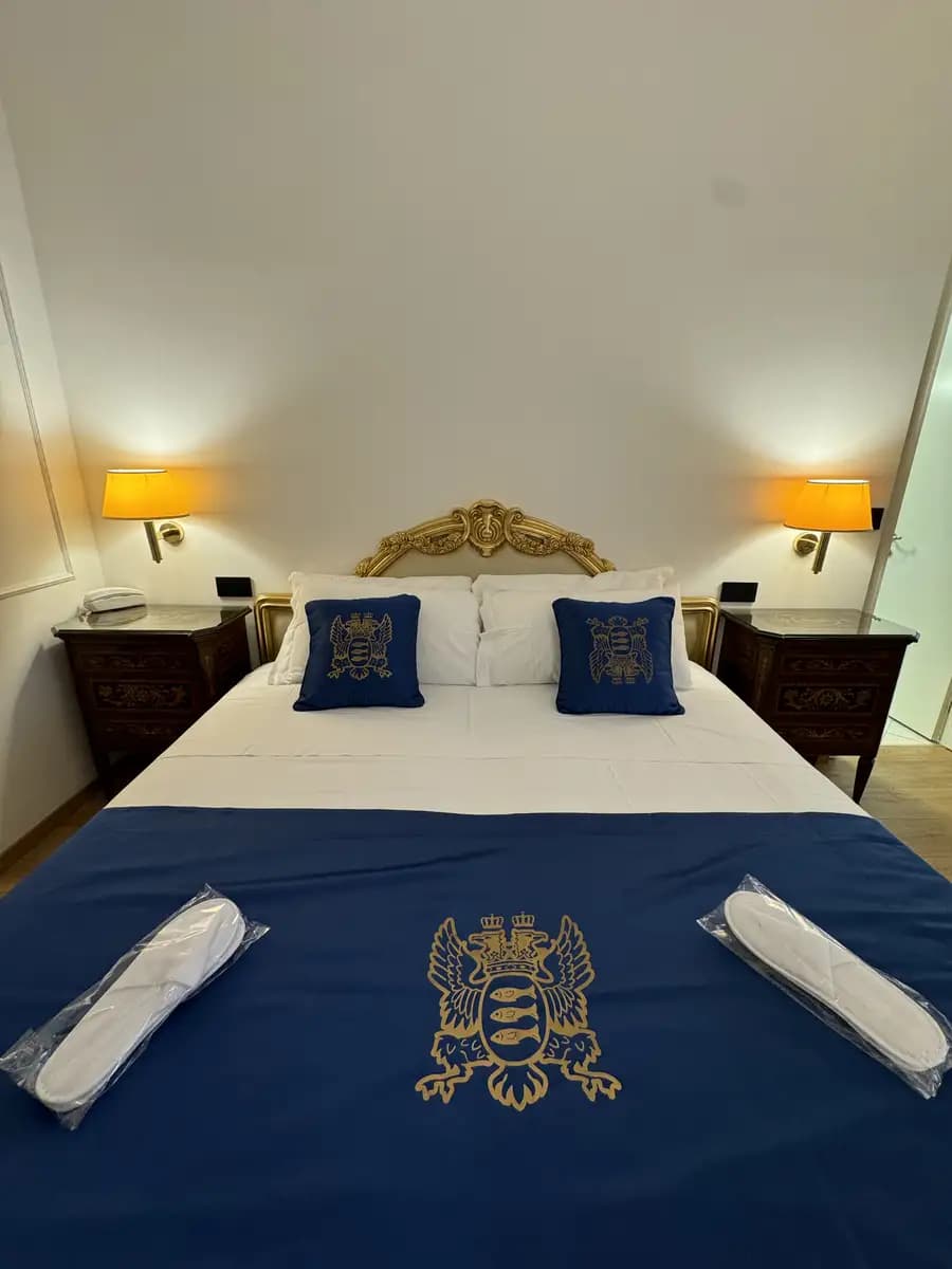 double bed hotel room inside hotel villa balbi sestri levante