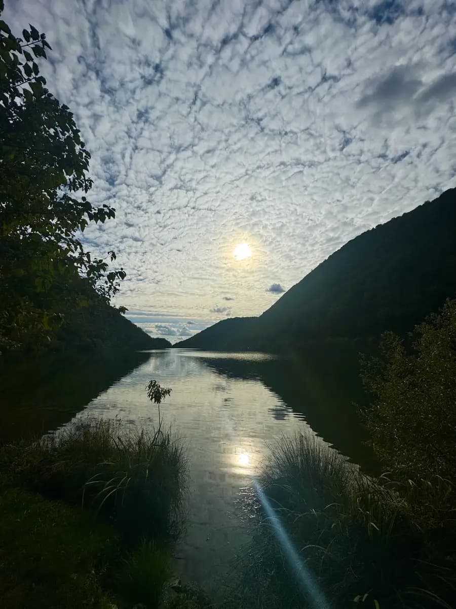 5km loop around this scenic lake a proper hidden gem