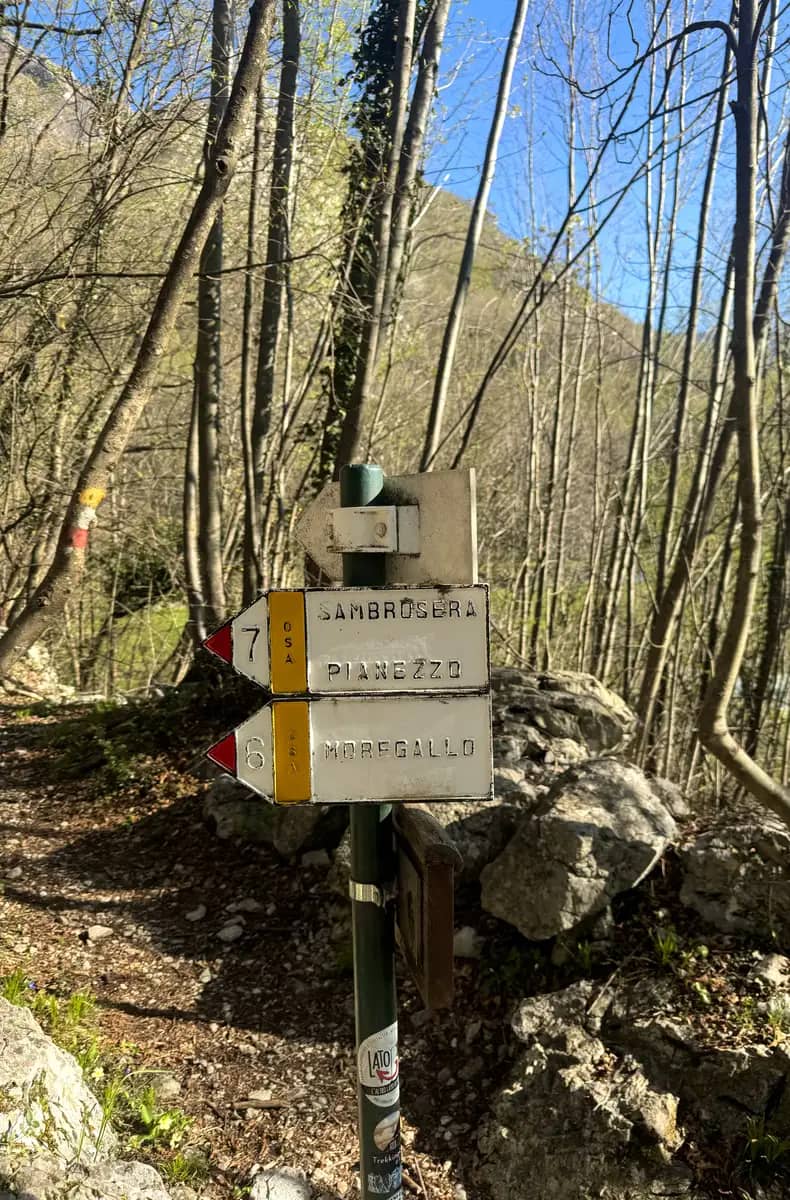 signpost number 7 path from valmadrera to corni di canzo hiking path to rifugio sev