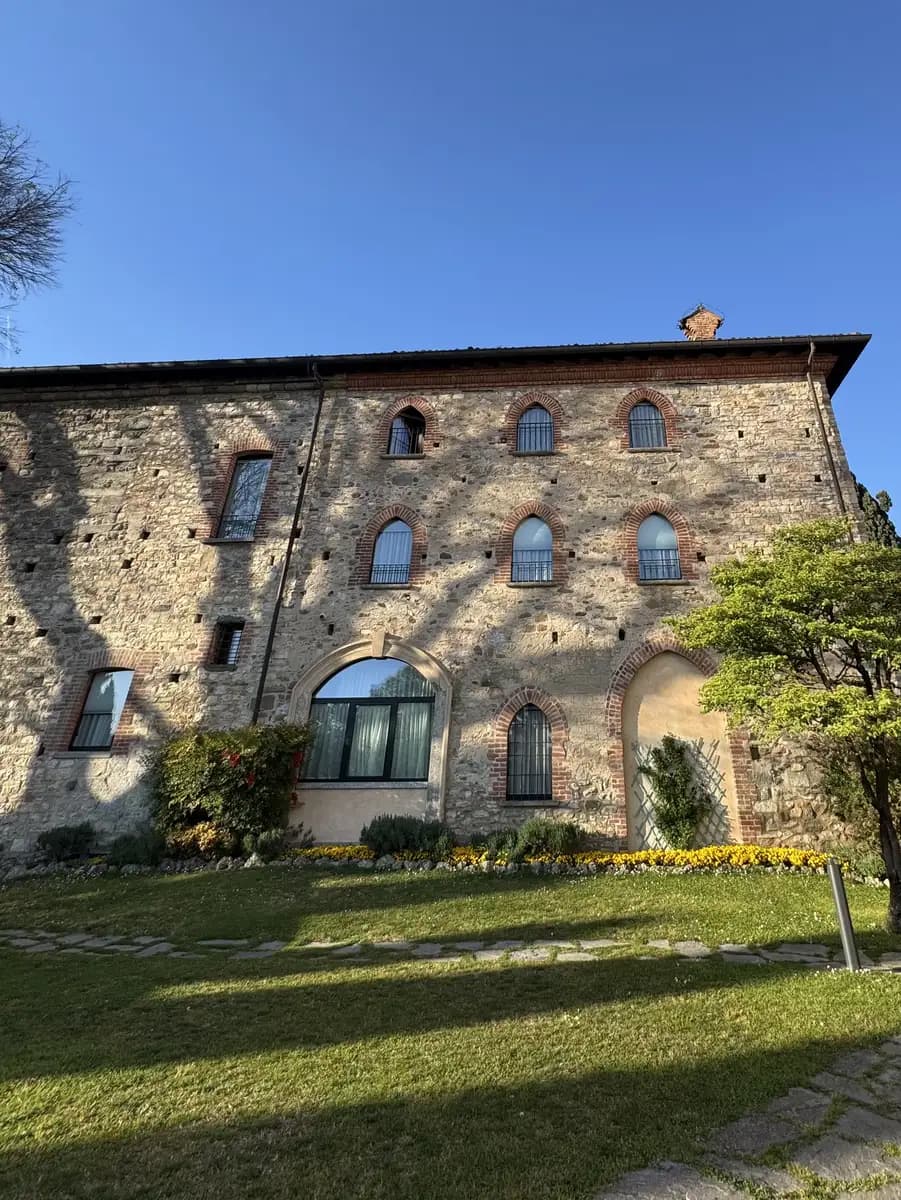 facade of castelle di casiglio